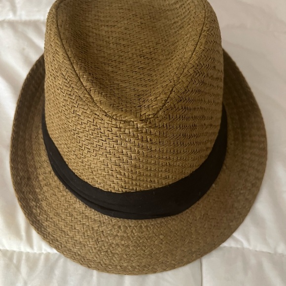 Fedora - Picture 2 of 3